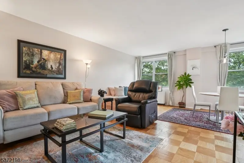 926 Bloomfield Ave #4D, Glen Ridge, NJ 07028 - Image #1