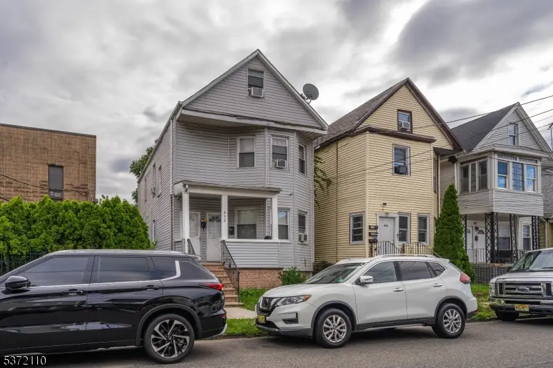 852 Bond St, Elizabeth, NJ 07202 - Image #2