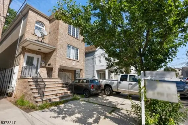 425 Fulton St, Elizabeth City, NJ 07206