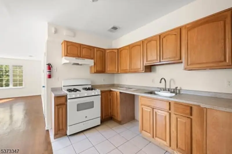 425 Fulton St, Elizabethport, NJ 07206 - Image #3