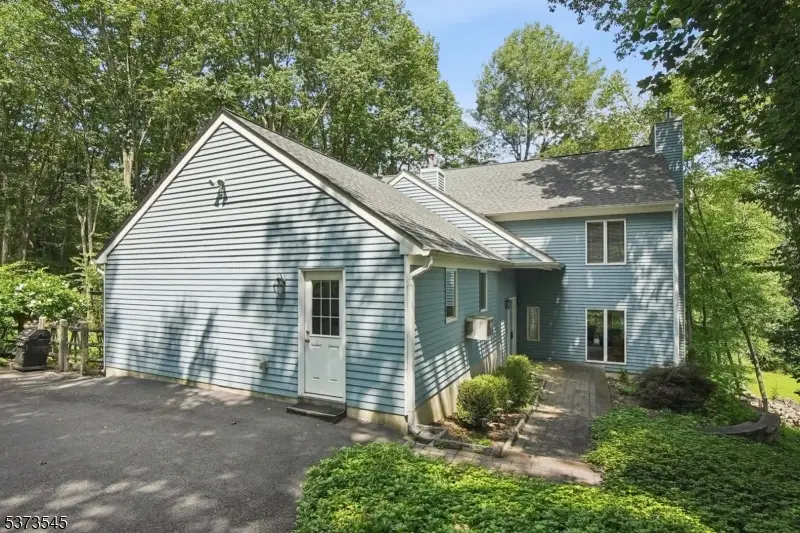 528 Brian Dean Dr, Glen Gardner, NJ 08826 - Image #2