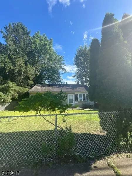 122 Dawes Hwy, Pompton Lakes Boro, NJ 07442