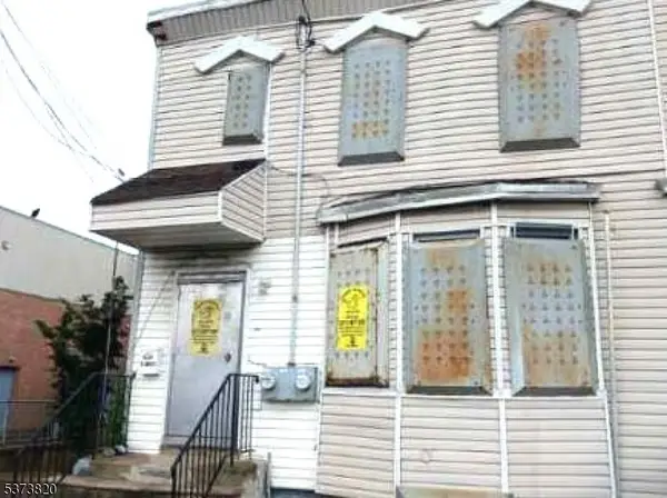 648 S 11th St, Newark City, NJ 07103