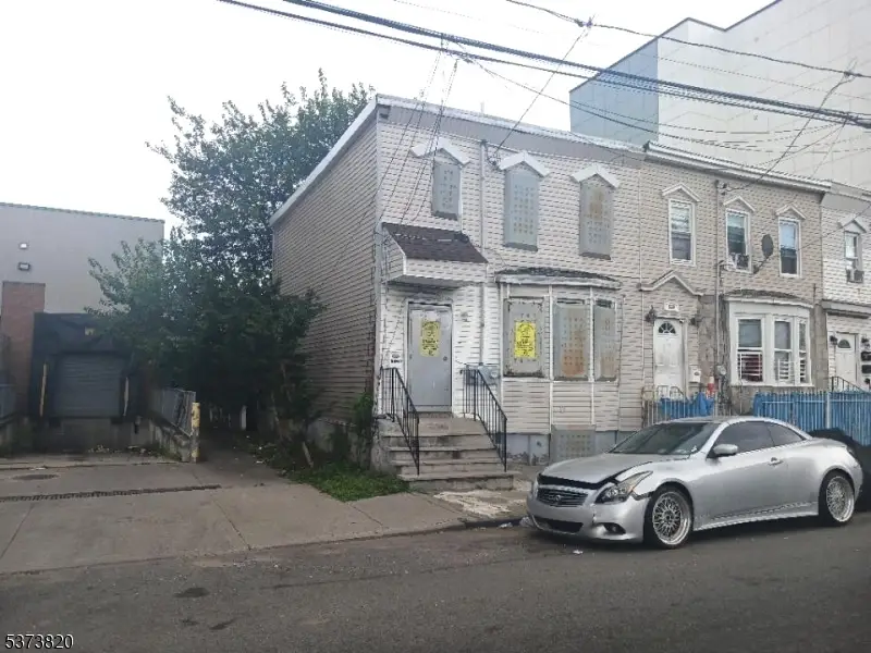 648 S 11th St, Newark, NJ 07103 - Image #2