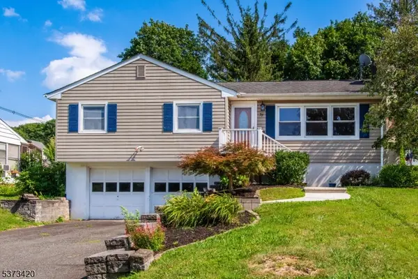 37 Park Ave, Newton Town, NJ 07860