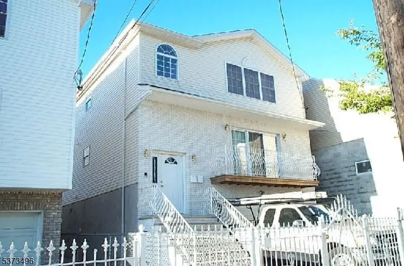 92 E Bigelow St, Newark, NJ 07114 - Image #2