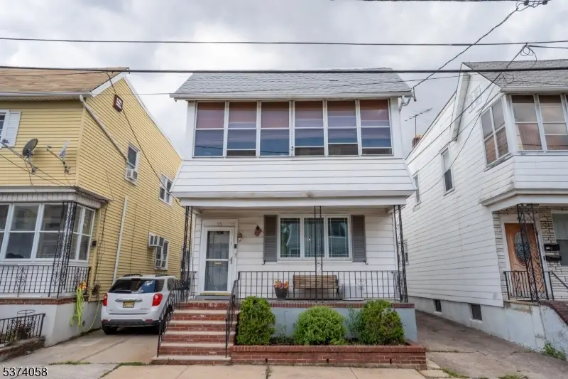 35 Windsor St, Kearny, NJ 07032 - #1