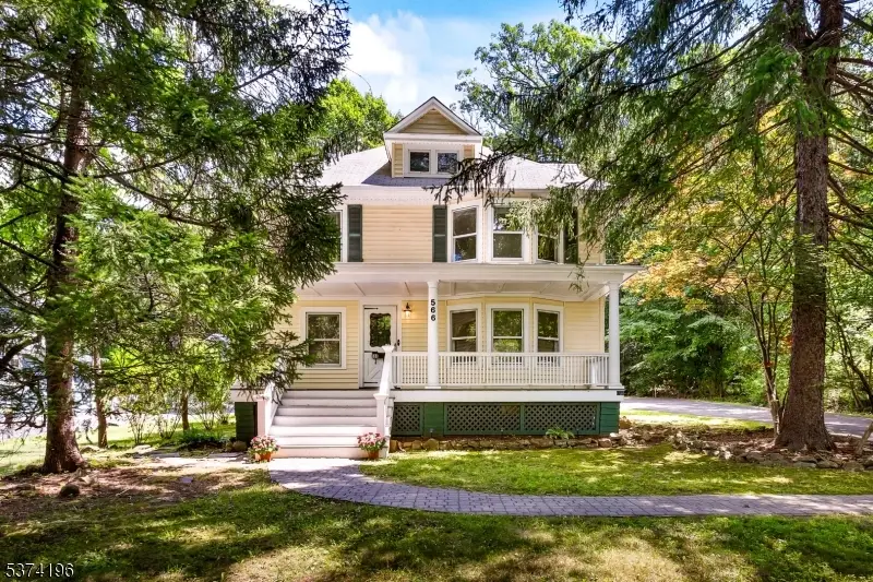 566 Plainfield Ave, Berkeley Heights, NJ 07922 - Image #1