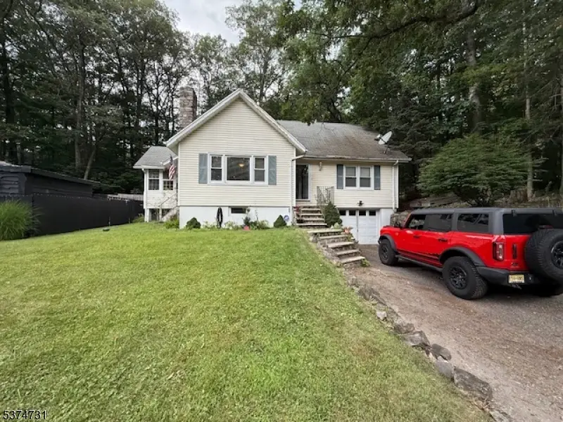 145 Breakneck Rd, Highland Lakes, NJ 07422 - Image #2