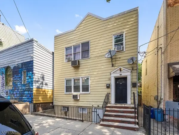 92 Hutton St, Jersey City, NJ 07307