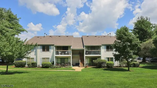 44 Crabapple Ln, Franklin Twp., NJ 08823