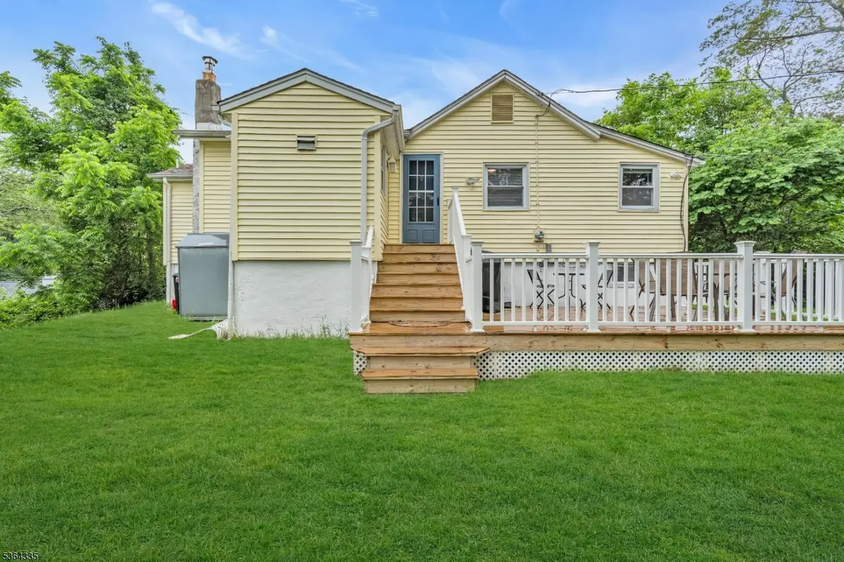 40 Kingsland Rd, Upper Greenwood Lake, NJ 07421 - Image #1