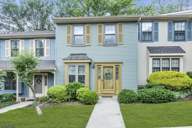 223 Perth Hill Ct, Matawan, NJ 07747 - Image #1