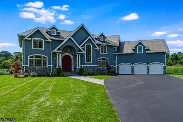 4 Hall Rd, Chester Twp., NJ 07930