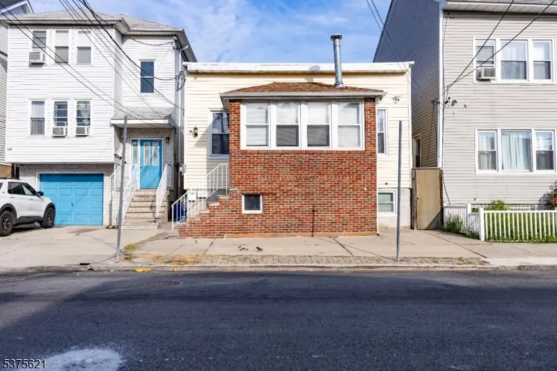 622 N 9th St, Newark, NJ 07107 - Image #1
