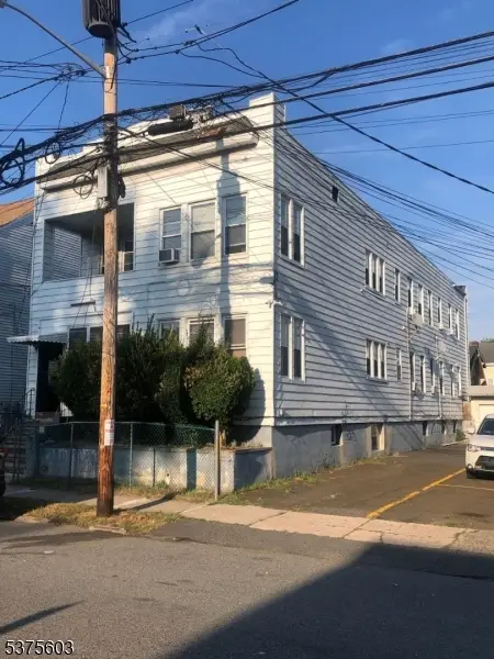 449 E 27th St, Paterson City, NJ 07514