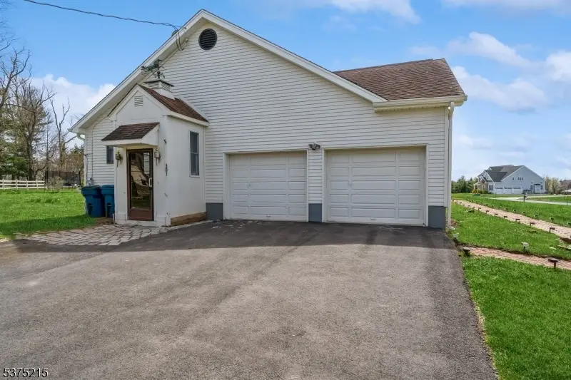 30 Claridge Ln, Raritan Township, NJ 08822 - Image #3