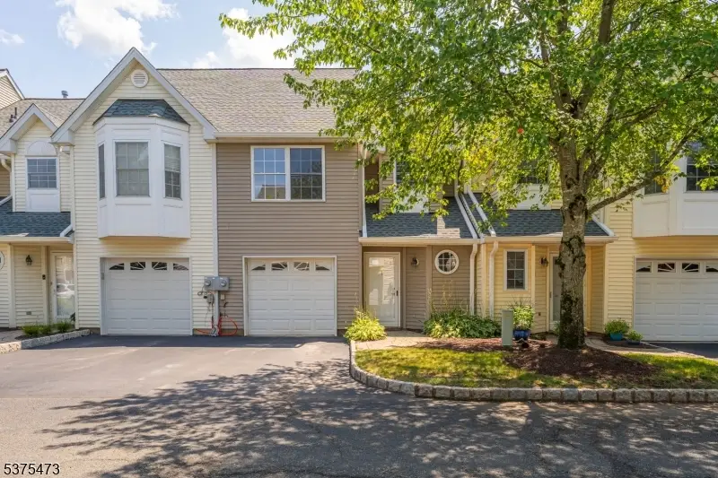 27 Angela Way, Berkeley Heights, NJ 07922 - #1