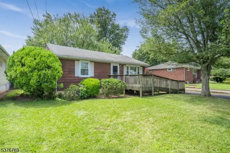 510 Dalay Pl, Bound Brook, NJ 08805 - #1