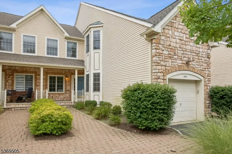 305 Binghampton Ln, Livingston, NJ 07039 - Image #1