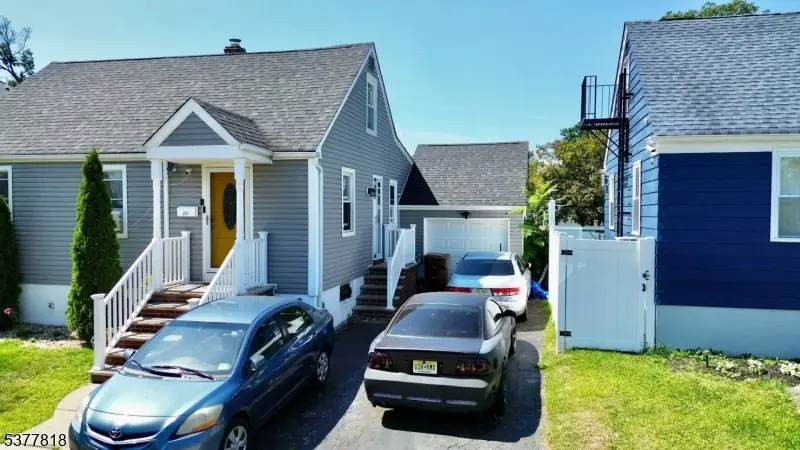 211 Bradford Ave, Linden, NJ 07036 - Image #2