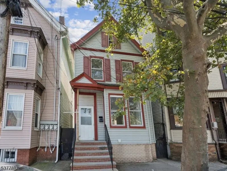85 Lang St, Newark, NJ 07105 - Image #1