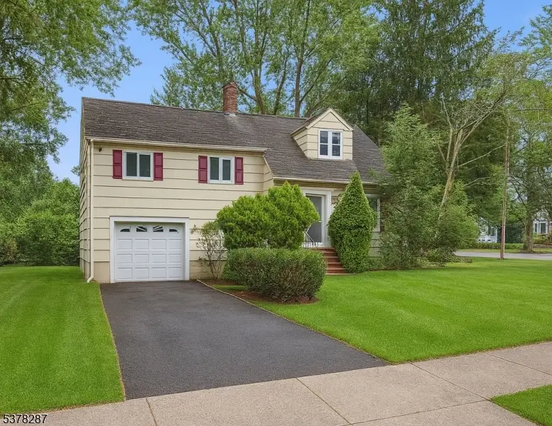 111 Deerfield Rd, Wayne, NJ 07470 - Image #1