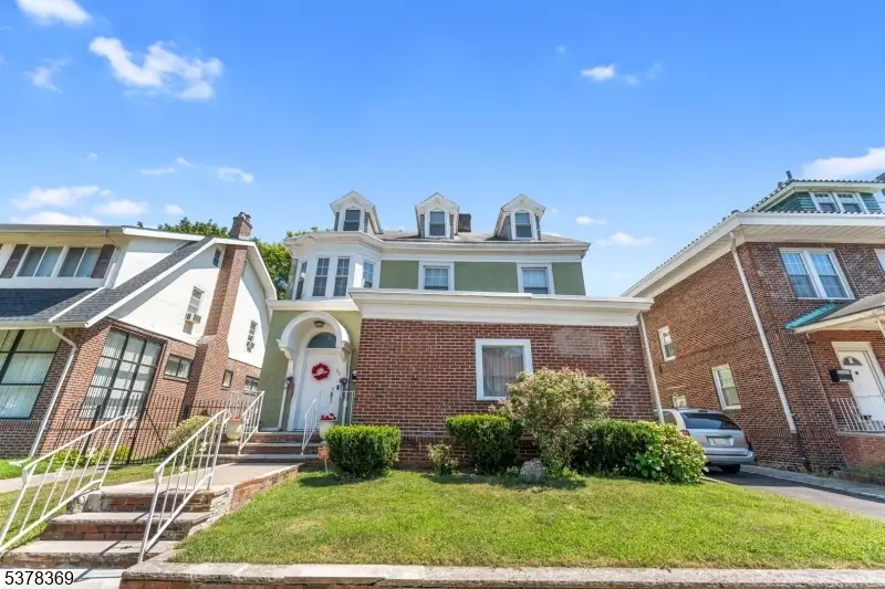 78 Girard Pl, Newark, NJ 07108 - Image #2
