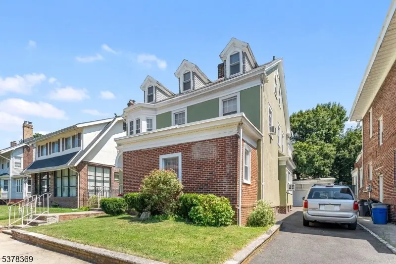 78 Girard Pl, Newark, NJ 07108 - Image #3