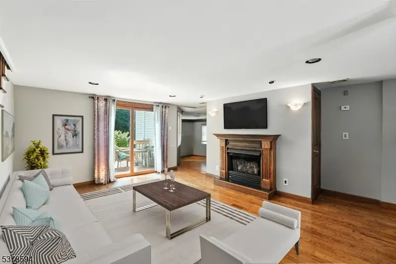 140 W Greenbrook Rd, North Caldwell, NJ 07006 - Image #3