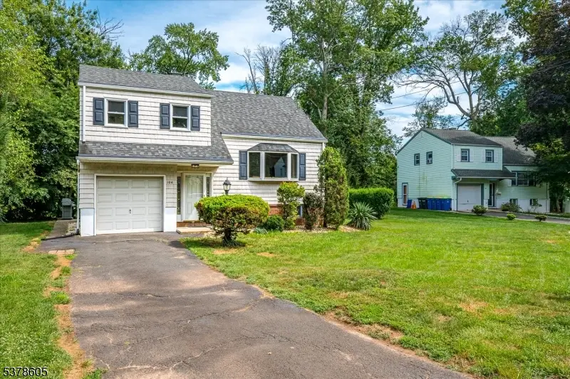 104 Graybar Dr, North Plainfield, NJ 07062 - Image #2