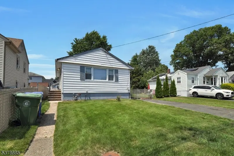 915 Essex Ave, Linden, NJ 07036 - Image #1