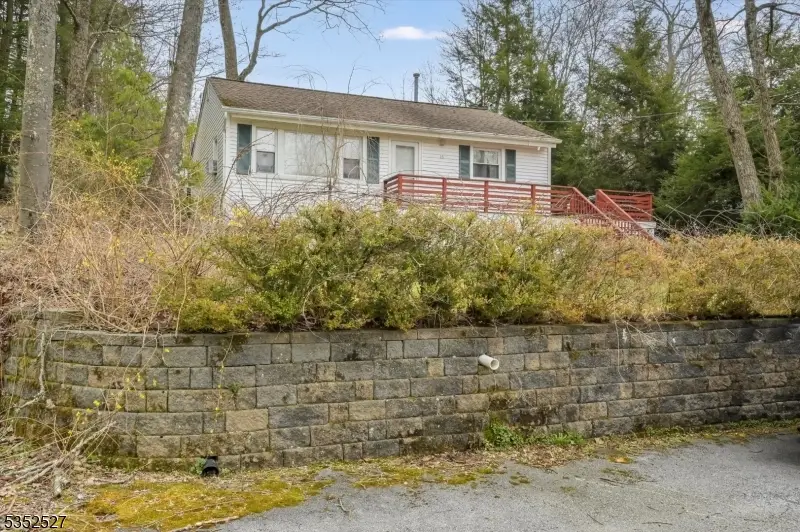 16 Hampton Rd, Upper Greenwood Lake, NJ 07421 - Image #1