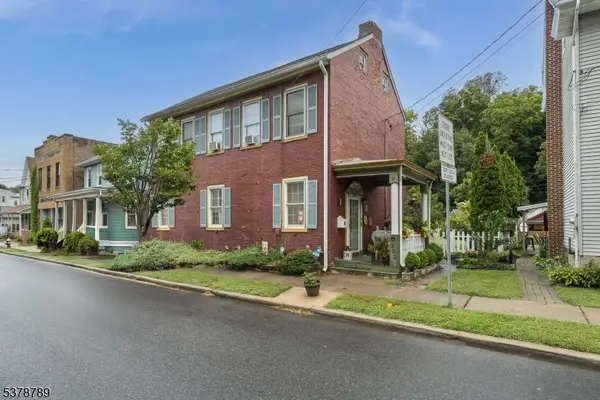 323 Water St, Belvidere Twp., NJ 07823