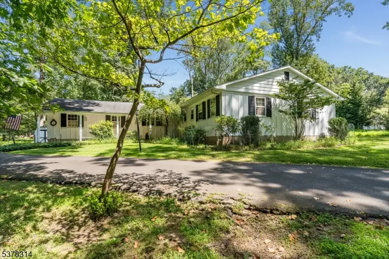 23 Valley View Dr, Raritan Township, NJ 08822 - Image #2