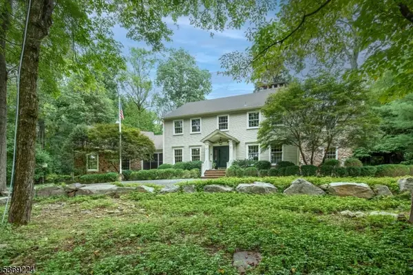 71 Crest Dr, Bernardsville Boro, NJ 07924