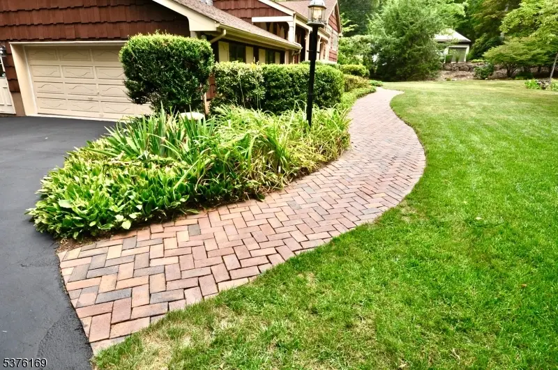 1 Cheshire Ln, Ringwood, NJ 07456 - Image #2