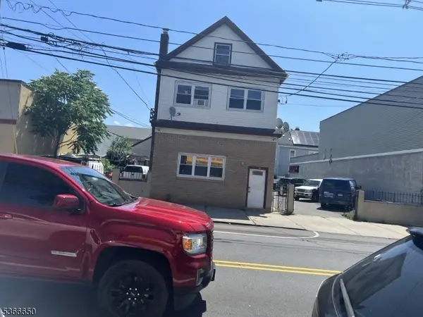 558 S Broad St, Elizabeth City, NJ 07202