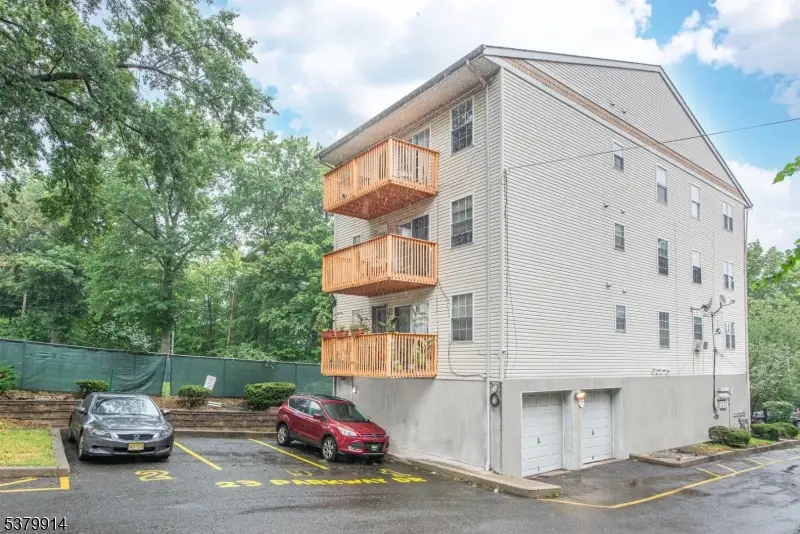 23 Parkway Dr, East Orange, NJ 07017 - Image #2