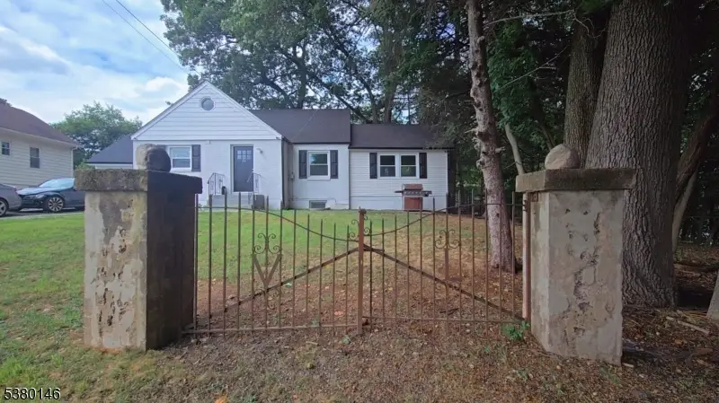 29 Stansfield Pl, North Haledon, NJ 07508 - Image #2