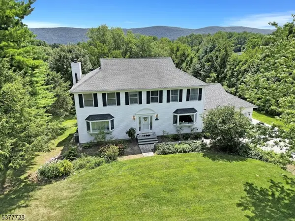 12 E Gate Dr, Vernon Twp., NJ 07418