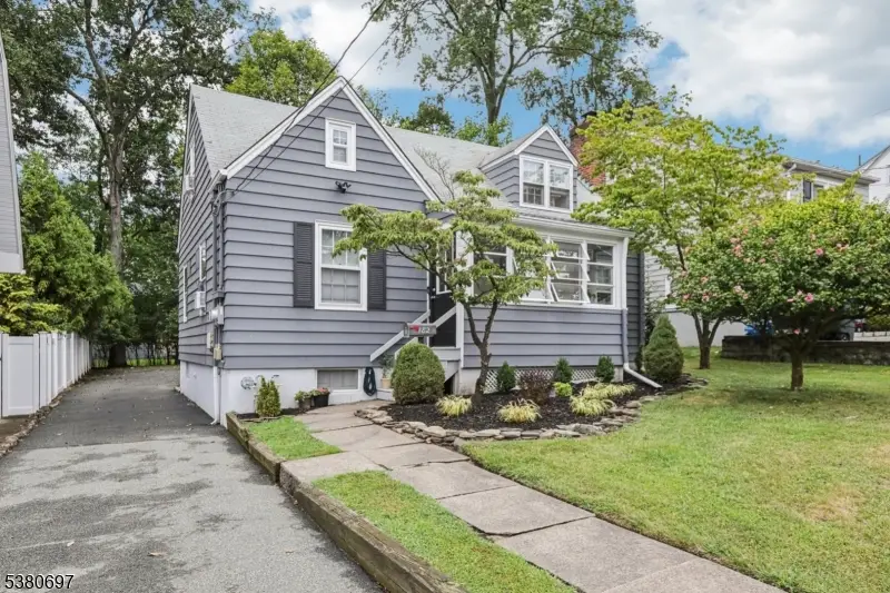 182 Woodland Ave, Verona, NJ 07044 - Image #1