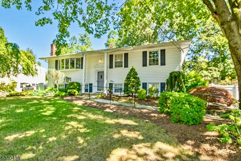 44 Summit Rd, Oak Ridge, NJ 07438 - Image #1