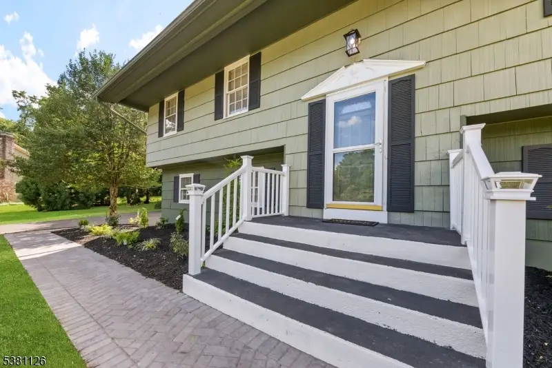 18 Oxford Cir, Montgomery, NJ 08558 - Image #3