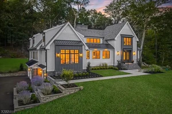 768 W Shore Dr, Kinnelon Boro, NJ 07405