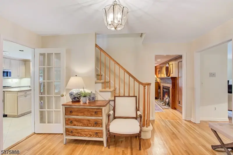 26 Hunters Circle, Tewksbury, NJ 08858 - Image #2