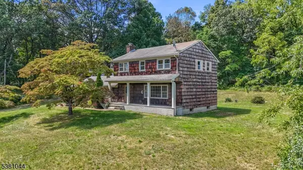 8 Herman Thau Rd, Clinton Twp., NJ 08801