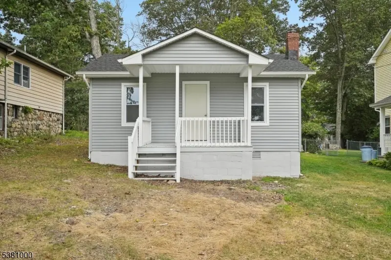 104 Chincopee Ave, Hopatcong, NJ 07843 - Image #1