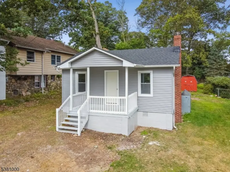 104 Chincopee Ave, Hopatcong, NJ 07843 - Image #3