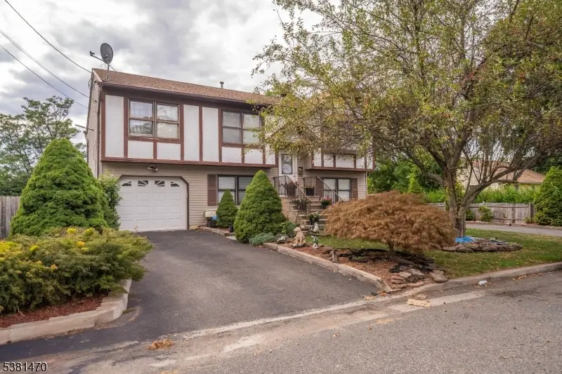 1 Hall St, Piscataway, NJ 08854 - #2